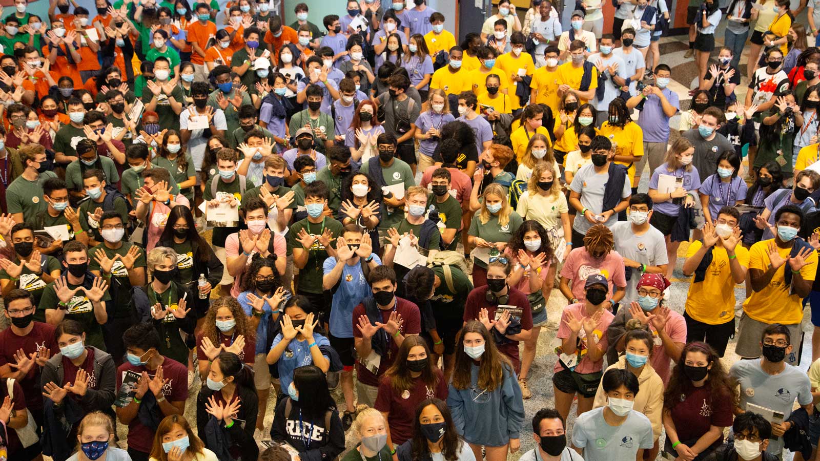 Students standing in Duncan Hall during O-Week