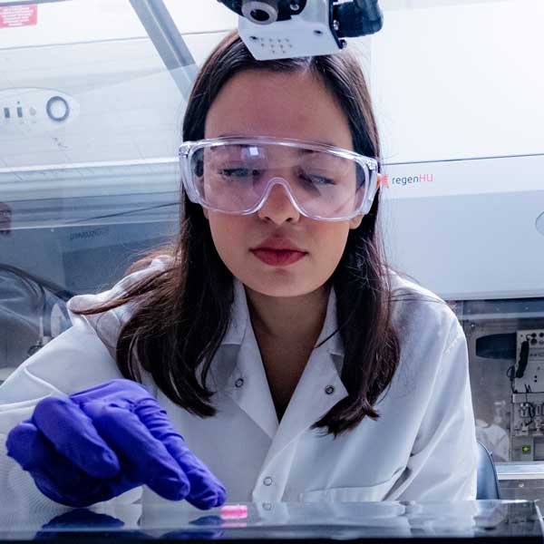 Student working in bioengineering lab
