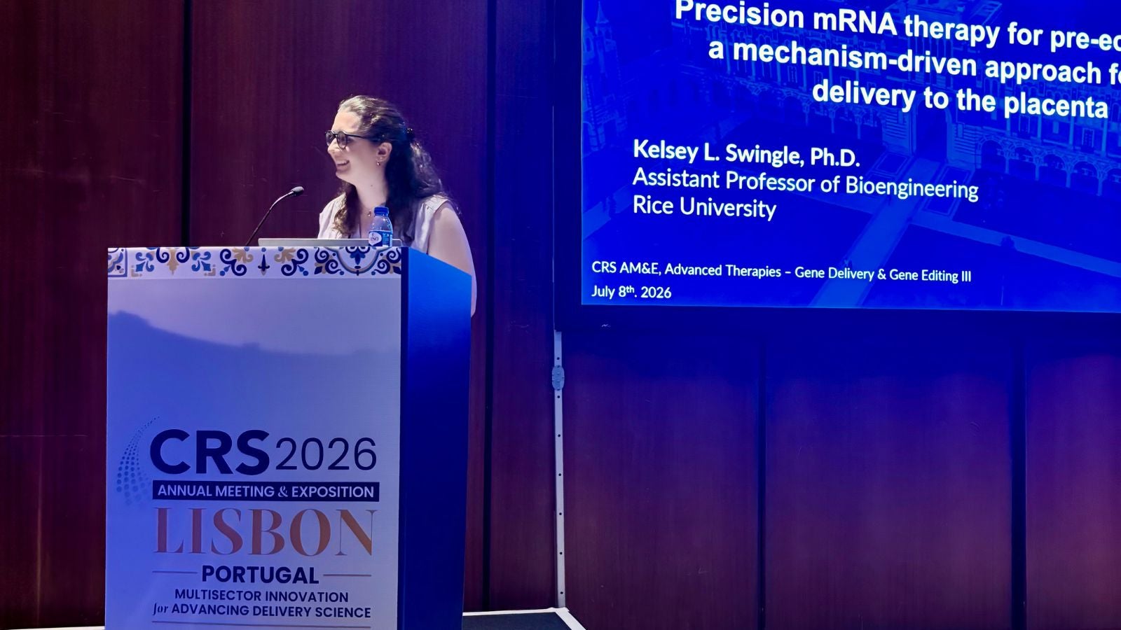 Kelsey Swingle accepts the 2026 CRS phd thesis award